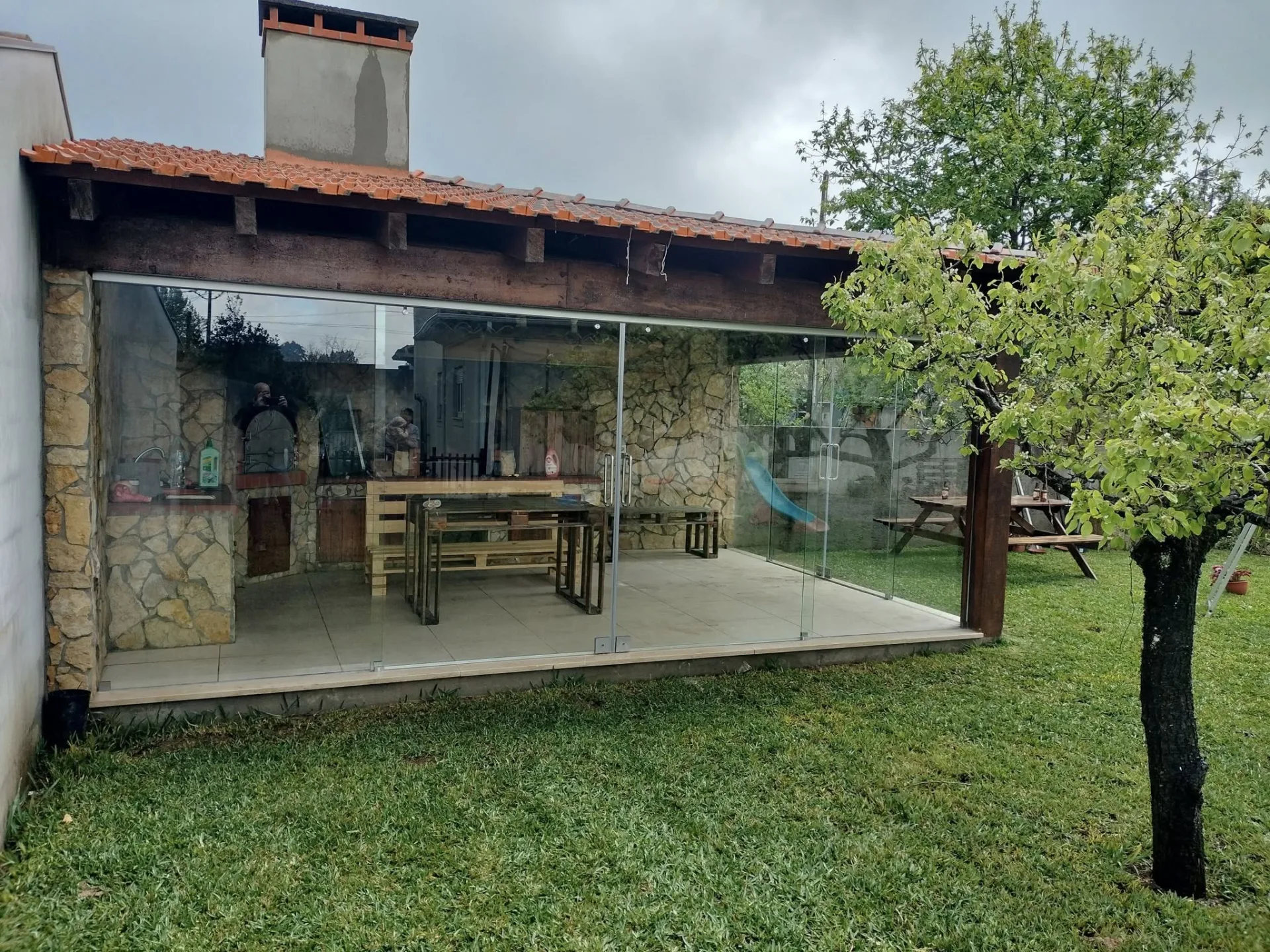 Cortinas de vidro: como aproveitar a varanda durante todo o ano